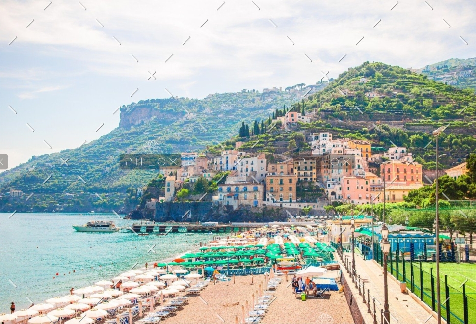 demo-attachment-155-beautiful-coastal-towns-of-italy-scenic-amalfi-M96DQV4